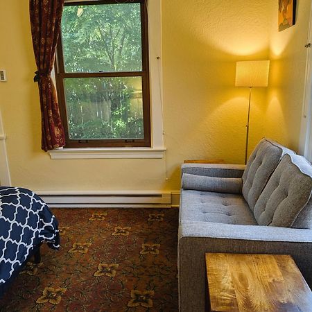 Bluebird Guesthouse Portland Bagian luar foto